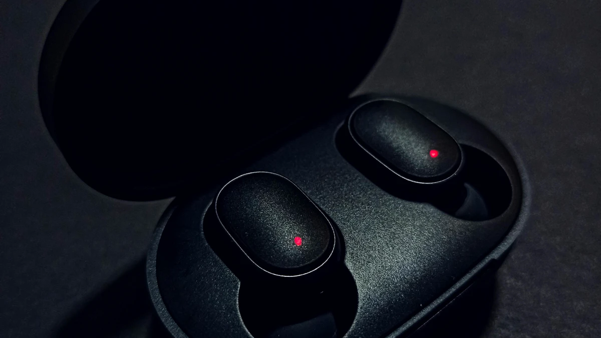 Best Wireless Earbuds Under $100: A Complete Buyer's Guide editorial image
